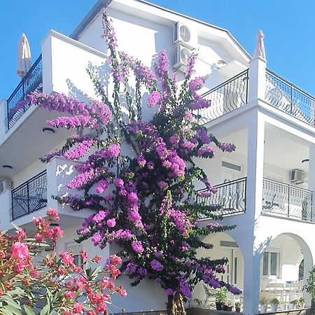 Apartments Prova **** Tivat Exterior photo
